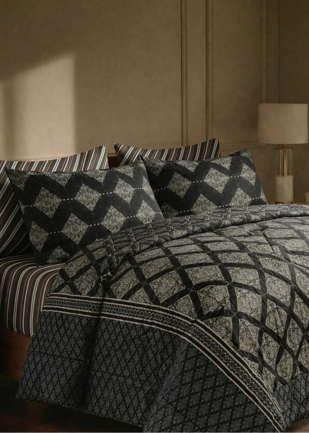 4 Pcs Quilted Comforter Set – 0038